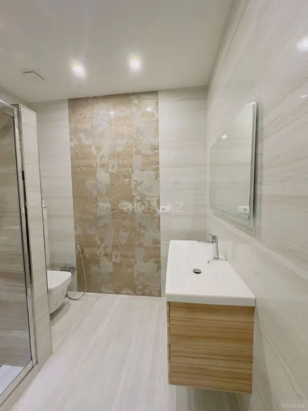 Kirayə verilir 5 otaqlı mənzil 230 m²