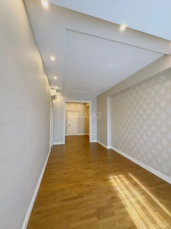 Kirayə verilir 5 otaqlı mənzil 230 m²