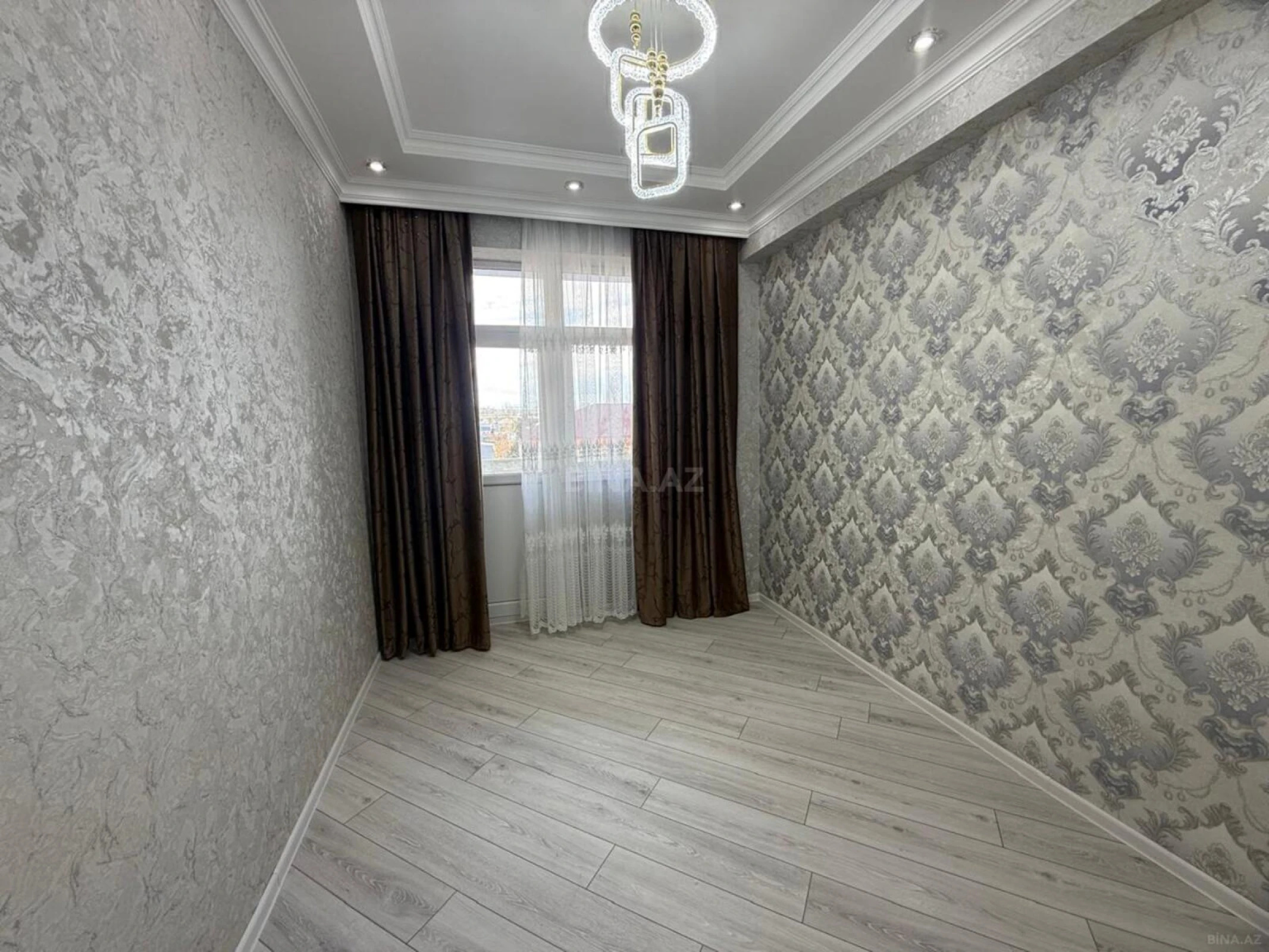 Satılır 3 otaqlı mənzil 76 m²