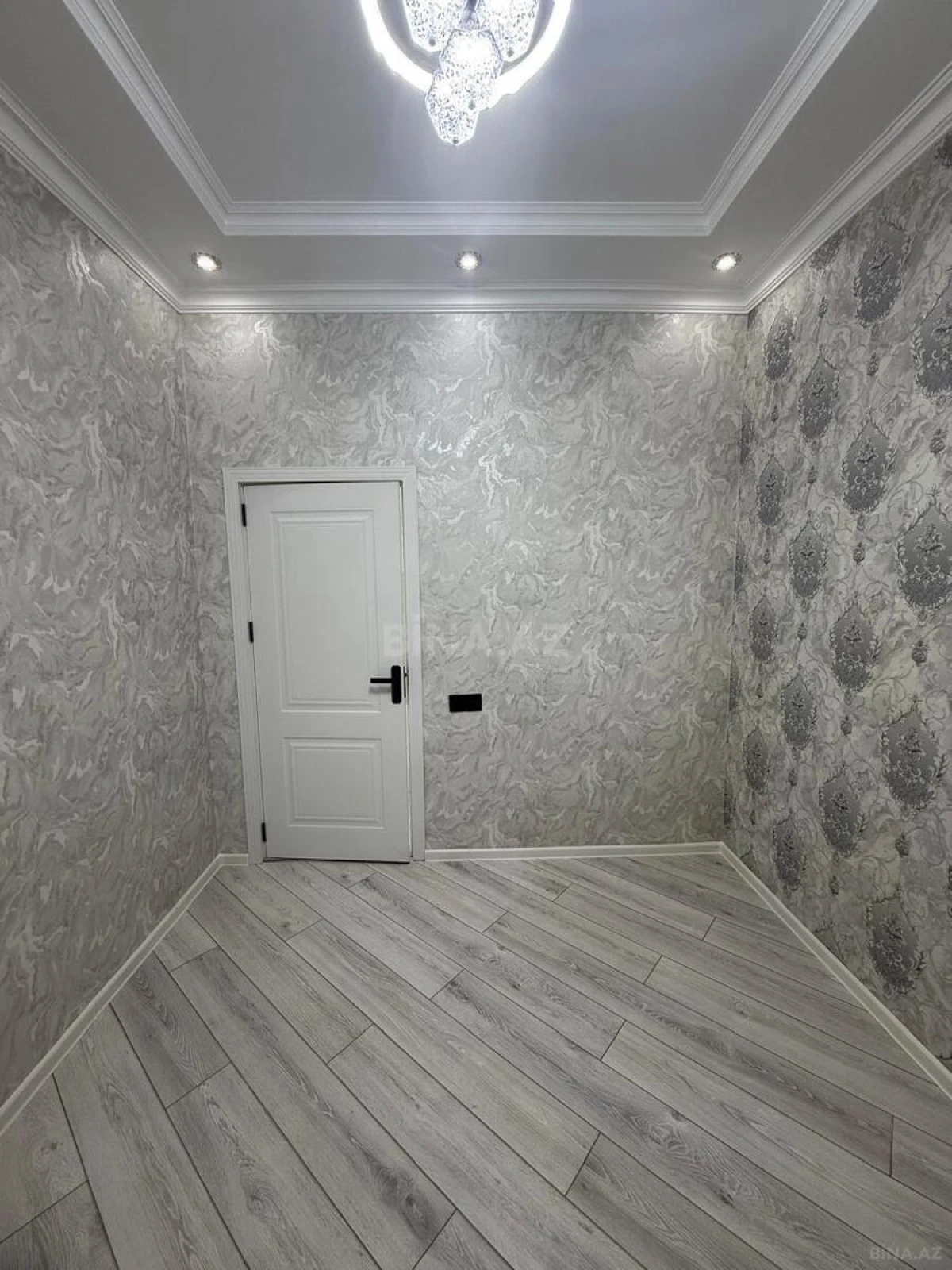 Satılır 3 otaqlı mənzil 76 m²