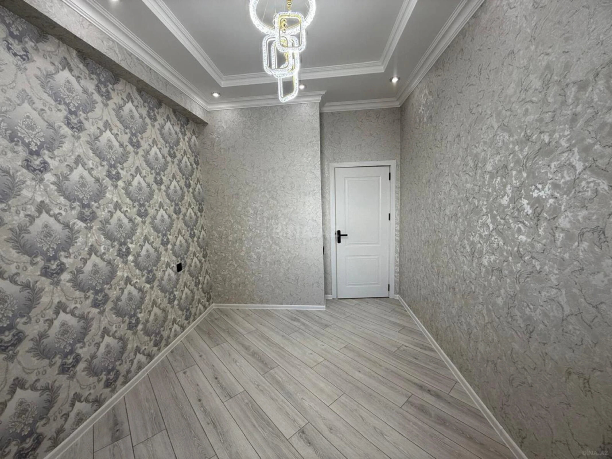 Satılır 3 otaqlı mənzil 76 m²