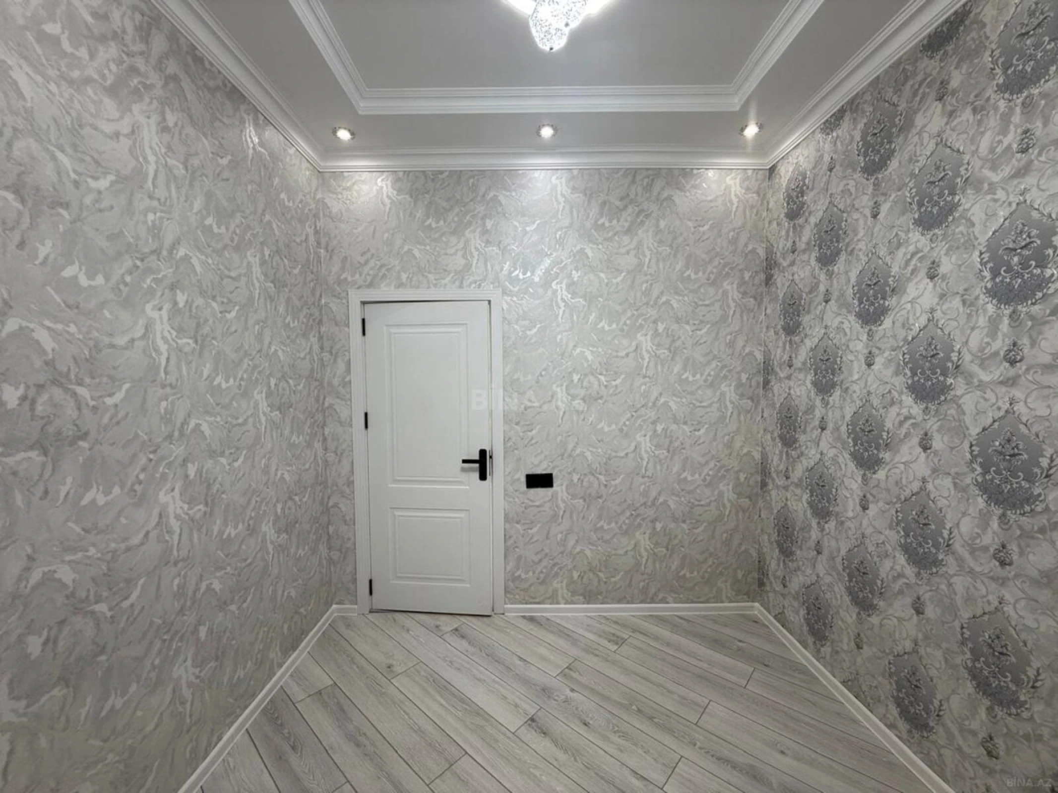 Satılır 3 otaqlı mənzil 76 m²