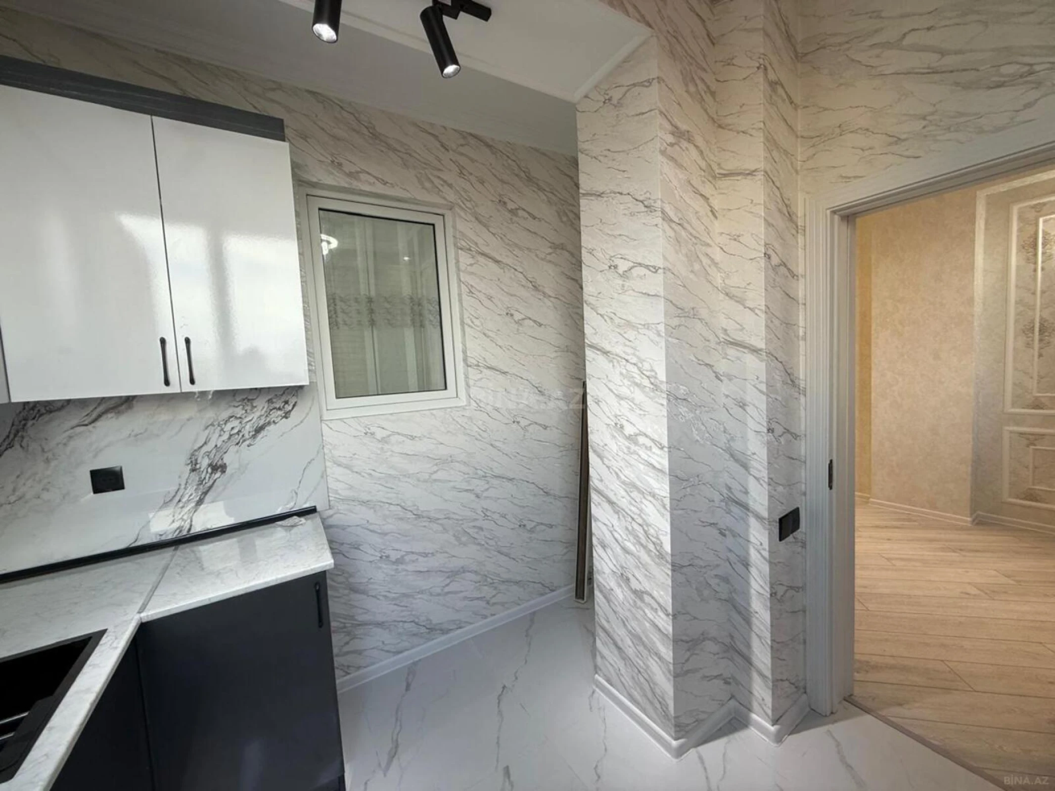 Satılır 3 otaqlı mənzil 76 m²