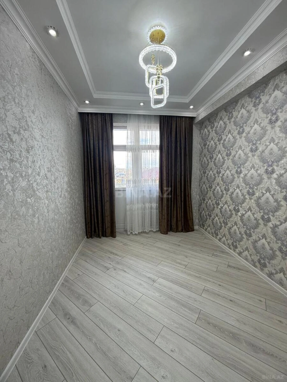 Satılır 3 otaqlı mənzil 76 m²