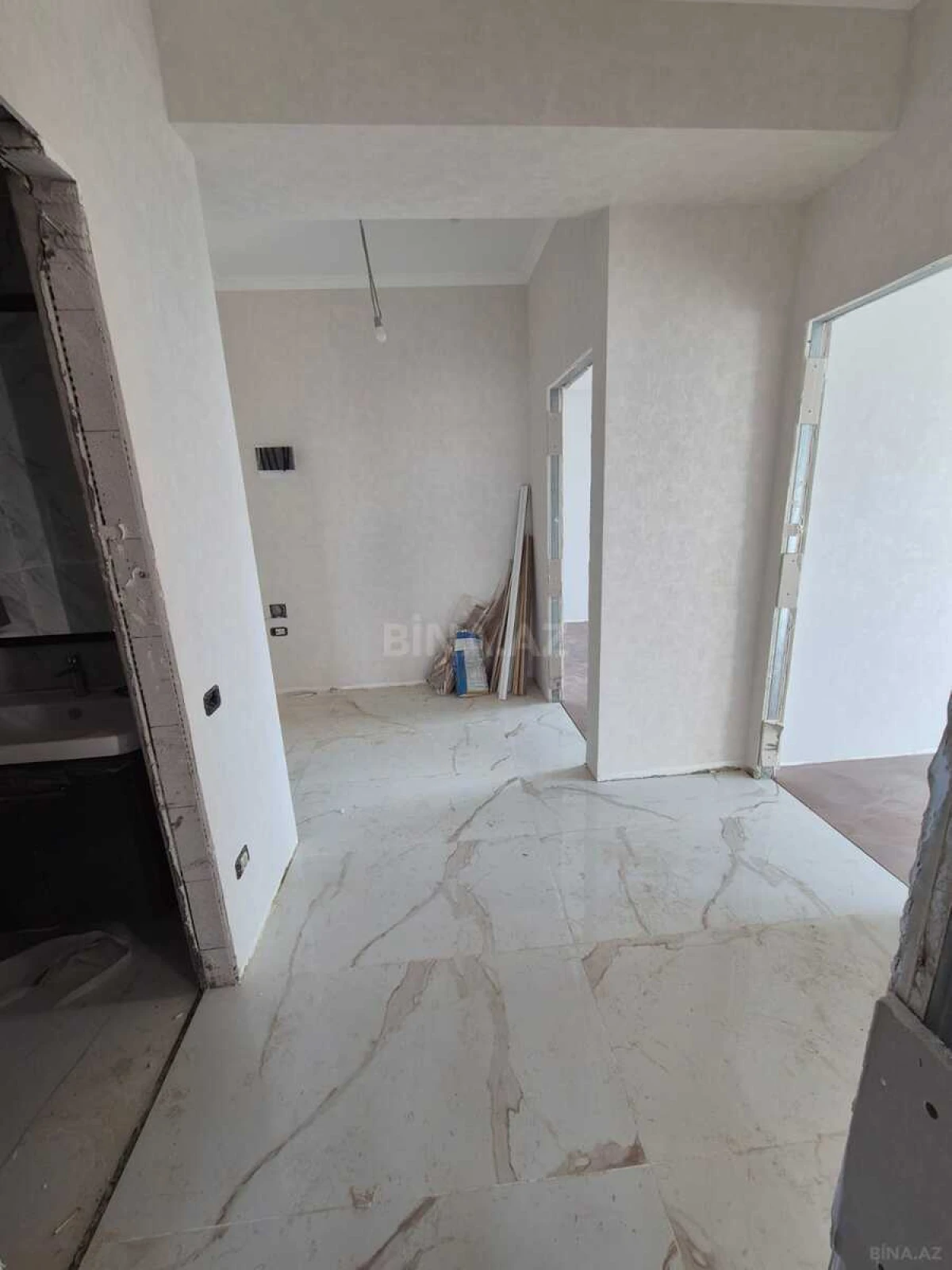 Satılır 3 otaqlı mənzil 65.7 m²