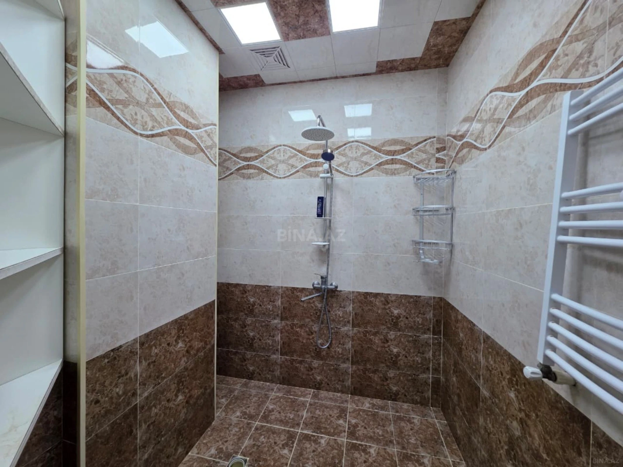 Satılır 2 otaqlı mənzil 93 m²