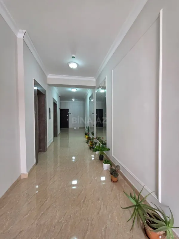 Satılır 2 otaqlı mənzil 93 m²