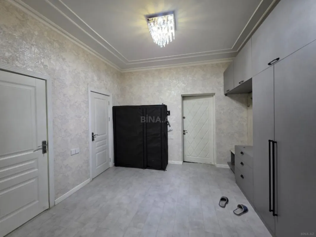Satılır 2 otaqlı mənzil 93 m²