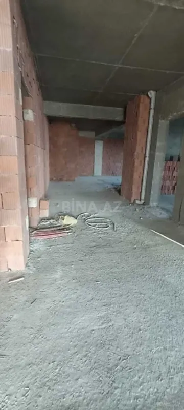 Satılır 4 otaqlı mənzil 212 m²