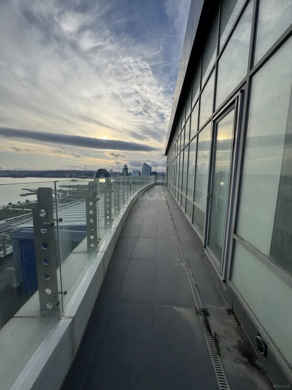 Satılır 20 otaqlı mənzil 1600 m²