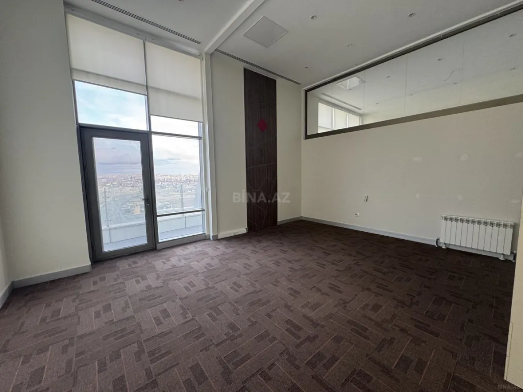 Satılır 20 otaqlı mənzil 1600 m²