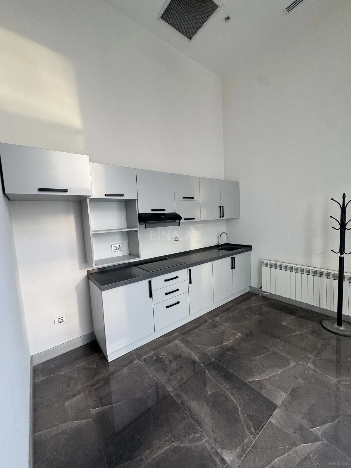 Satılır 20 otaqlı mənzil 1600 m²