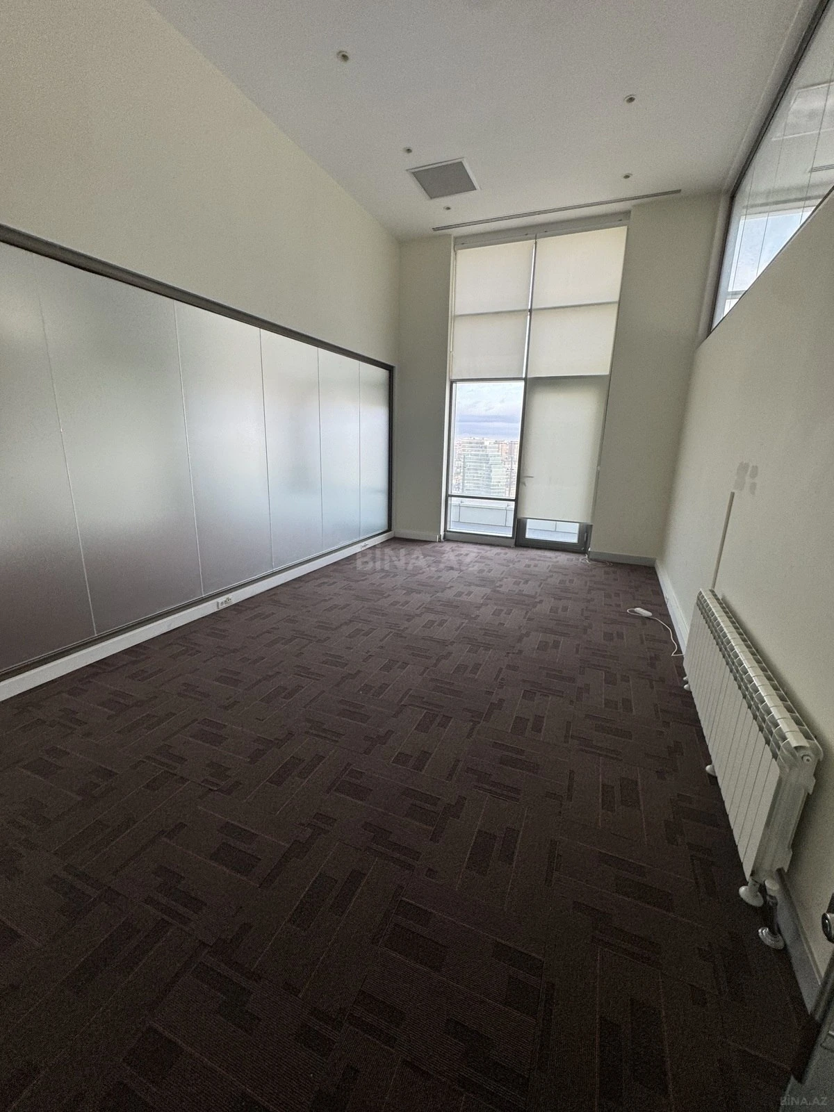 Satılır 20 otaqlı mənzil 1600 m²