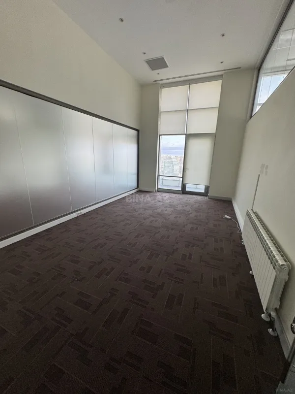 Satılır 20 otaqlı mənzil 1600 m²