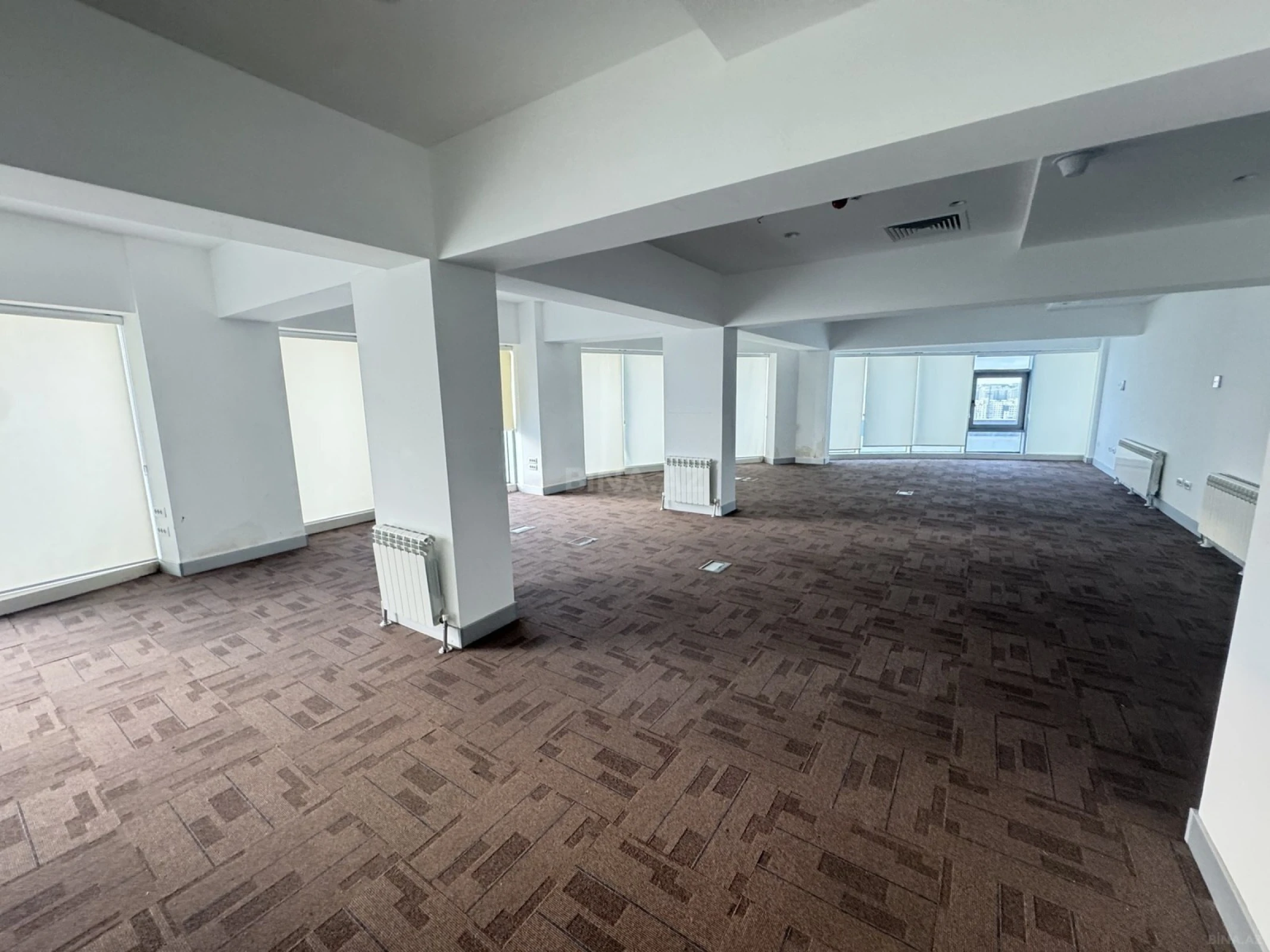 Satılır 20 otaqlı mənzil 1600 m²