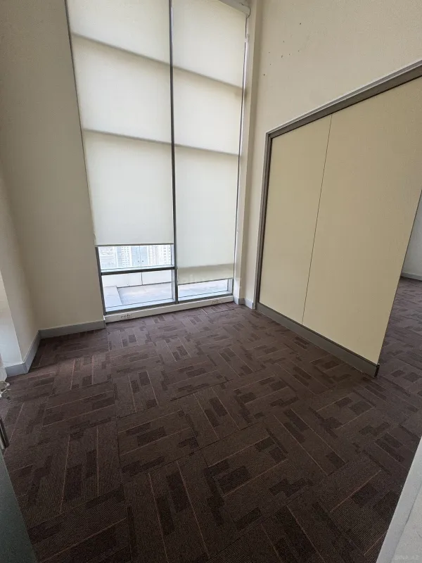 Satılır 20 otaqlı mənzil 1600 m²