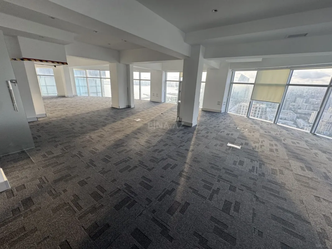 Satılır 20 otaqlı mənzil 1600 m²