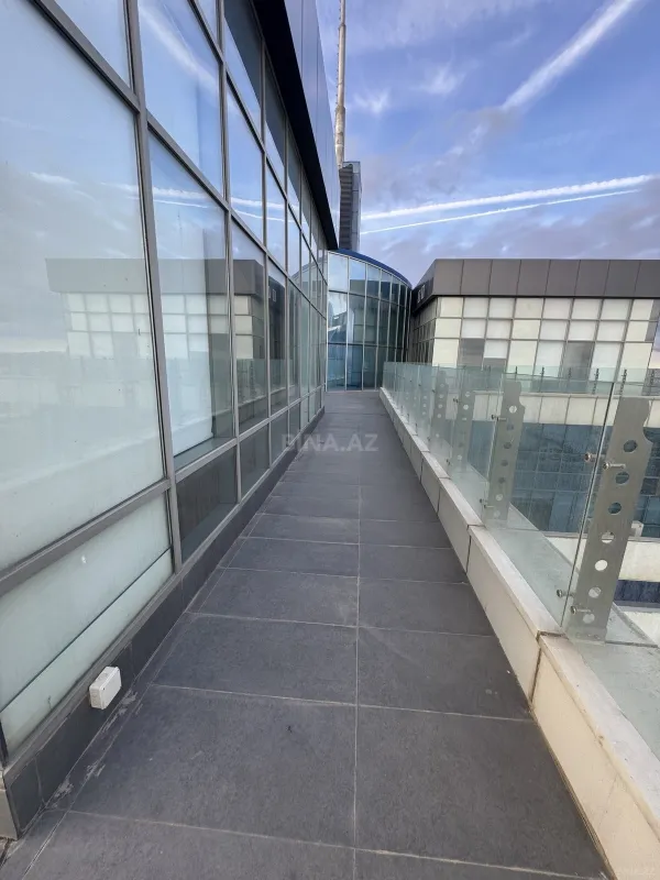 Satılır 20 otaqlı mənzil 1600 m²