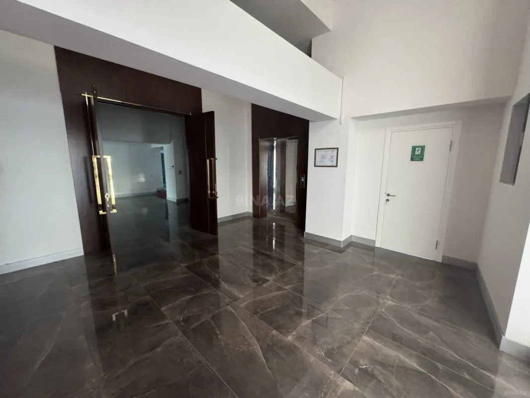 Satılır 20 otaqlı mənzil 1600 m²