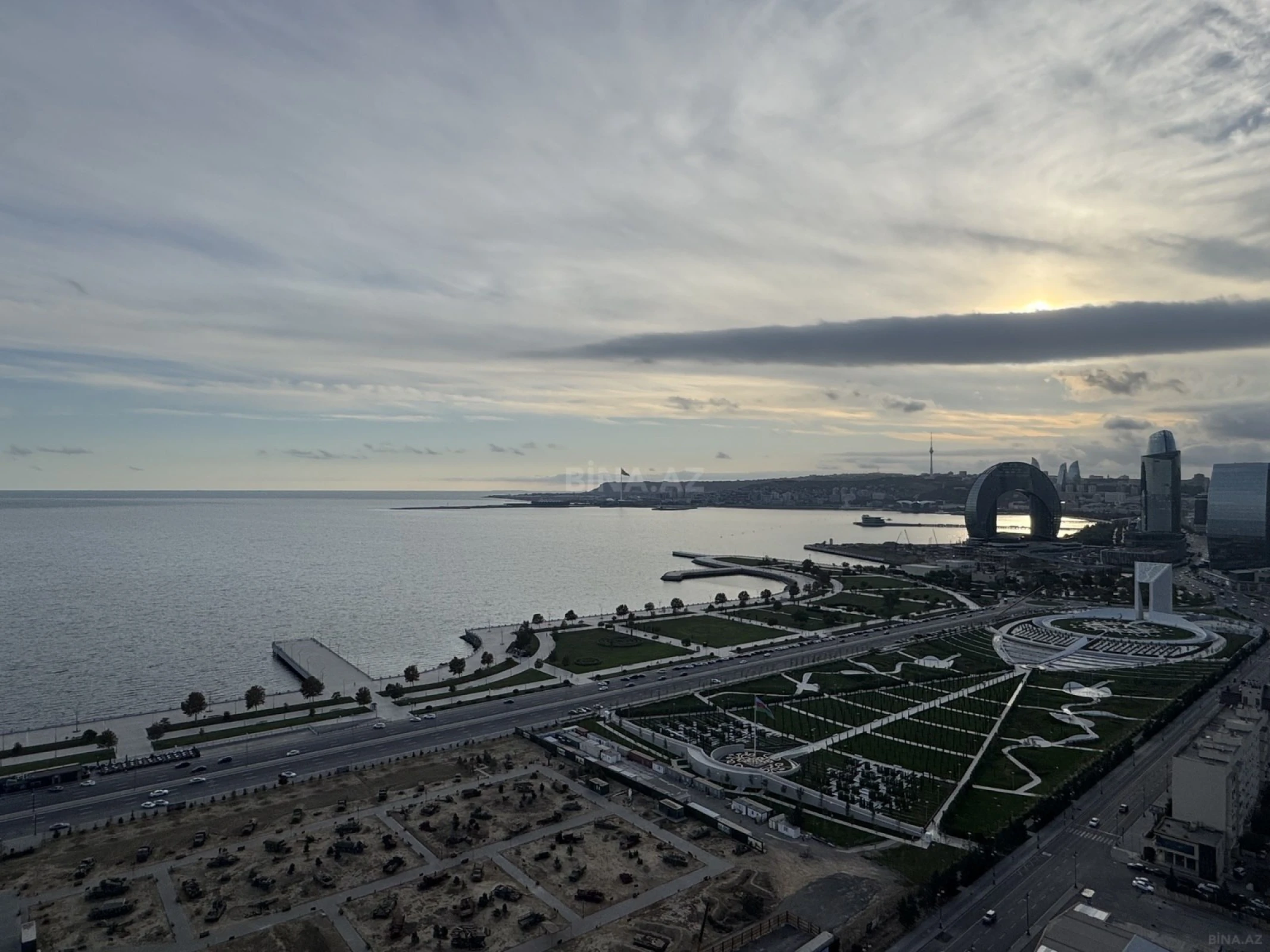 Satılır 20 otaqlı mənzil 1600 m²