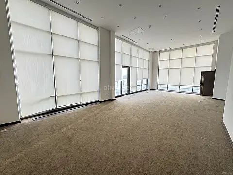 Satılır 20 otaqlı mənzil 1600 m²