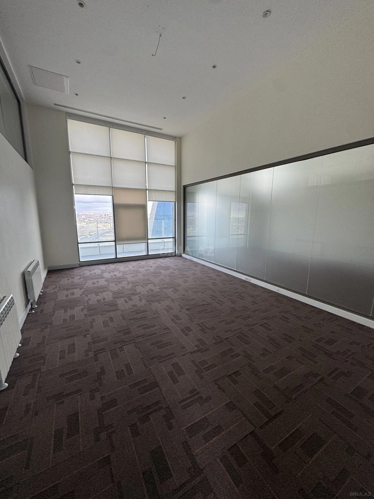 Satılır 20 otaqlı mənzil 1600 m²