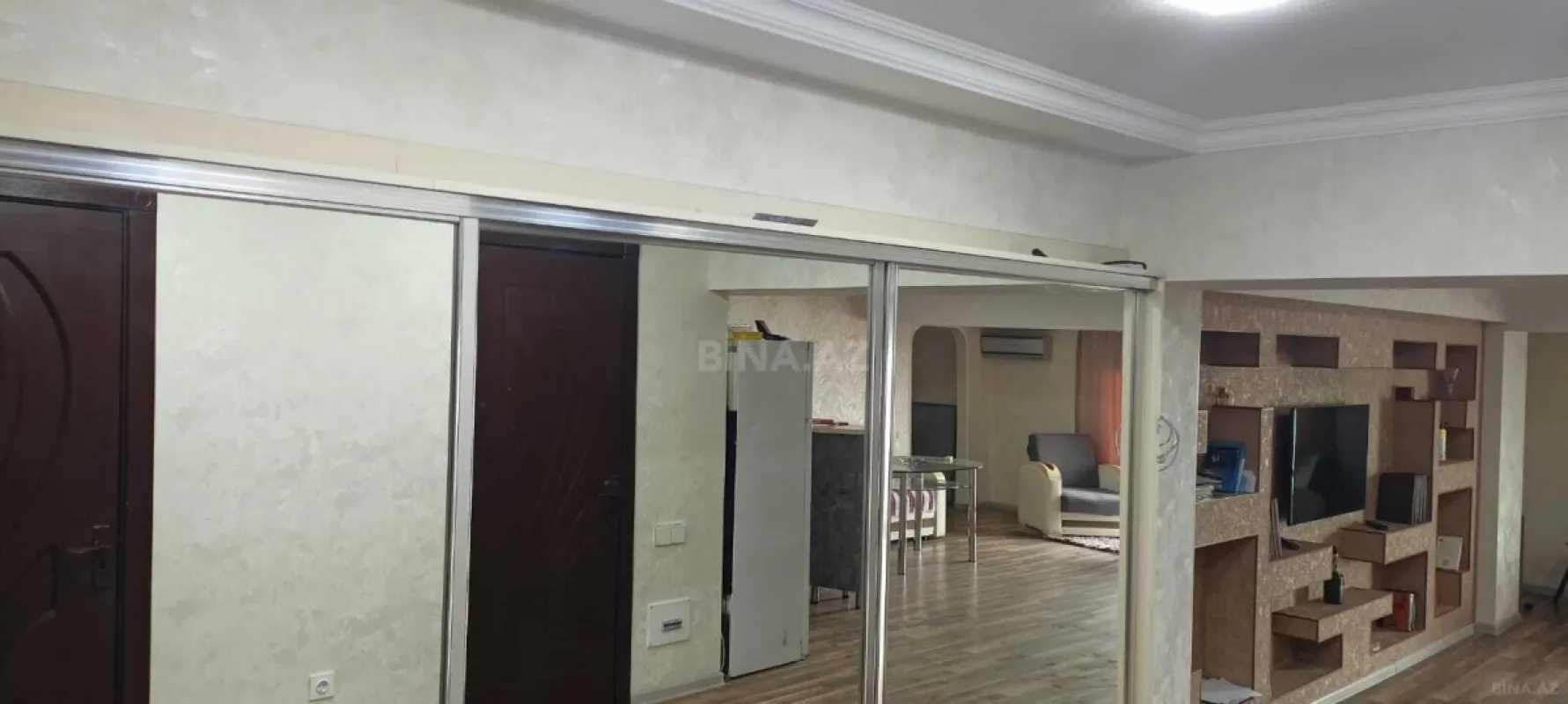 Kirayə verilir 2 otaqlı mənzil 70 m²