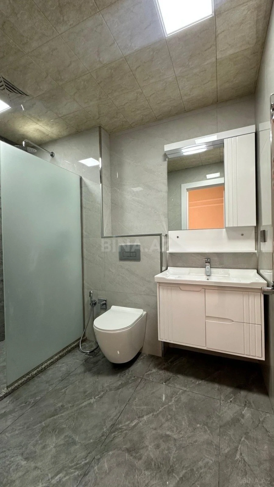 Satılır 3 otaqlı mənzil 103 m²
