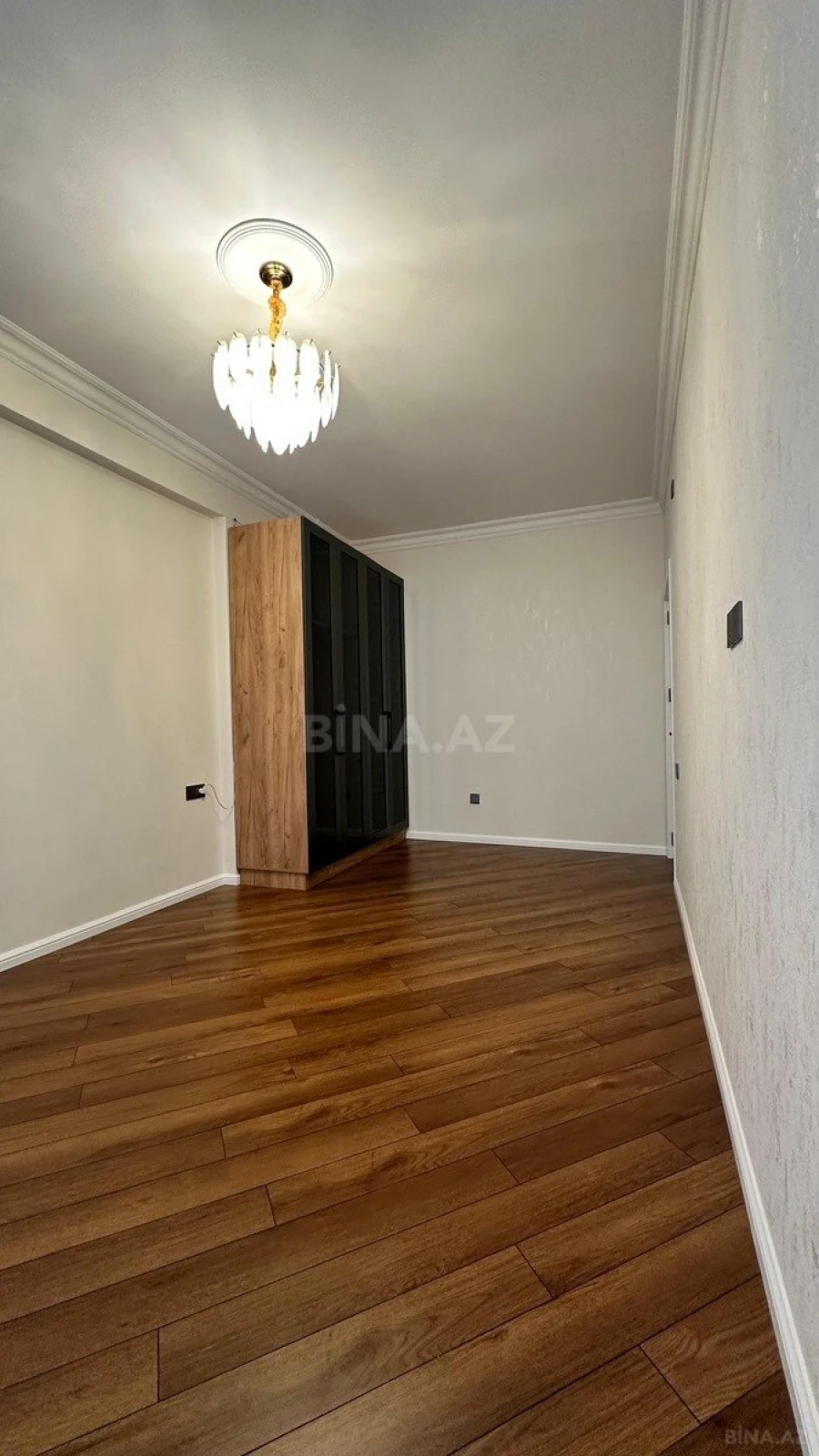 Satılır 3 otaqlı mənzil 103 m²