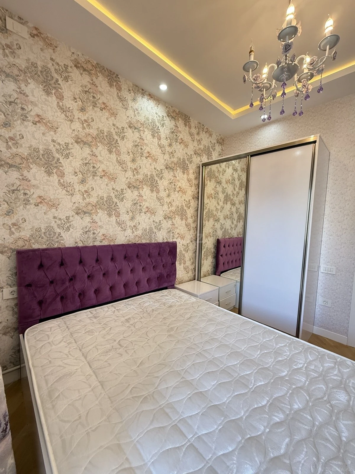 Kirayə verilir 2 otaqlı mənzil 72 m²