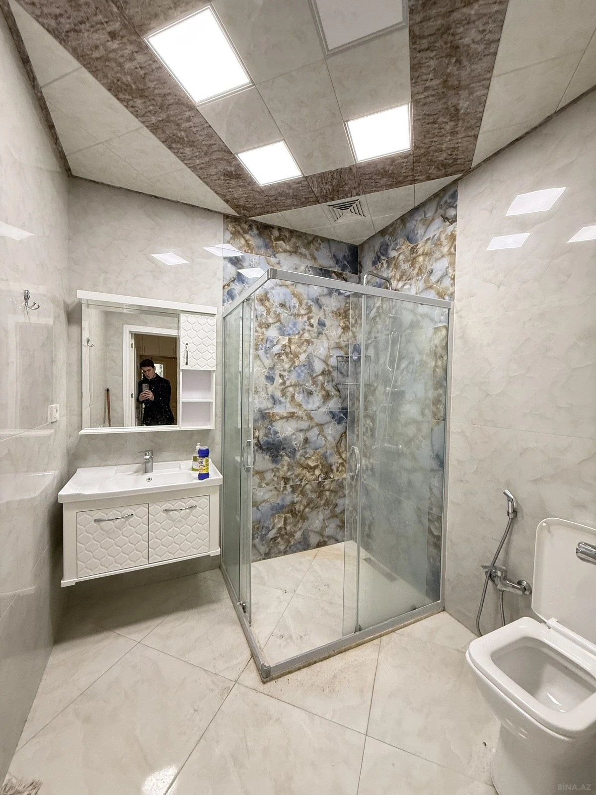 Kirayə verilir 2 otaqlı mənzil 72 m²