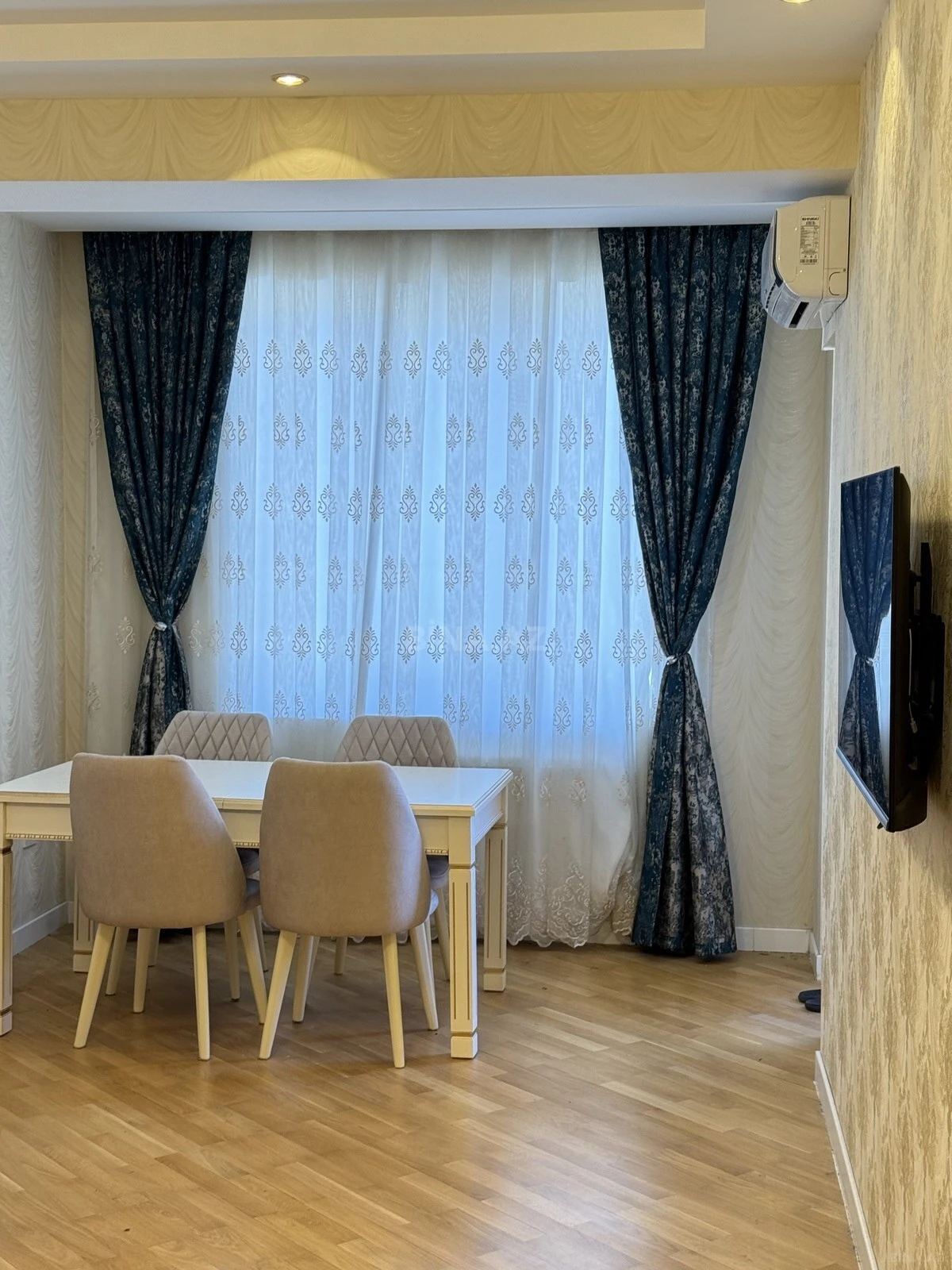 Kirayə verilir 2 otaqlı mənzil 72 m²