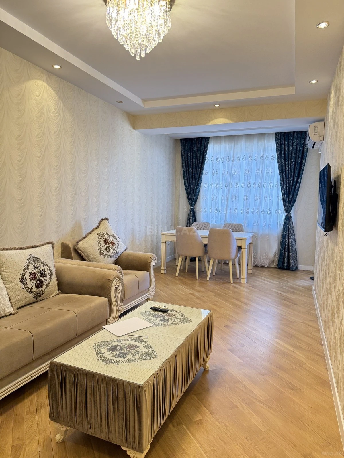 Kirayə verilir 2 otaqlı mənzil 72 m²