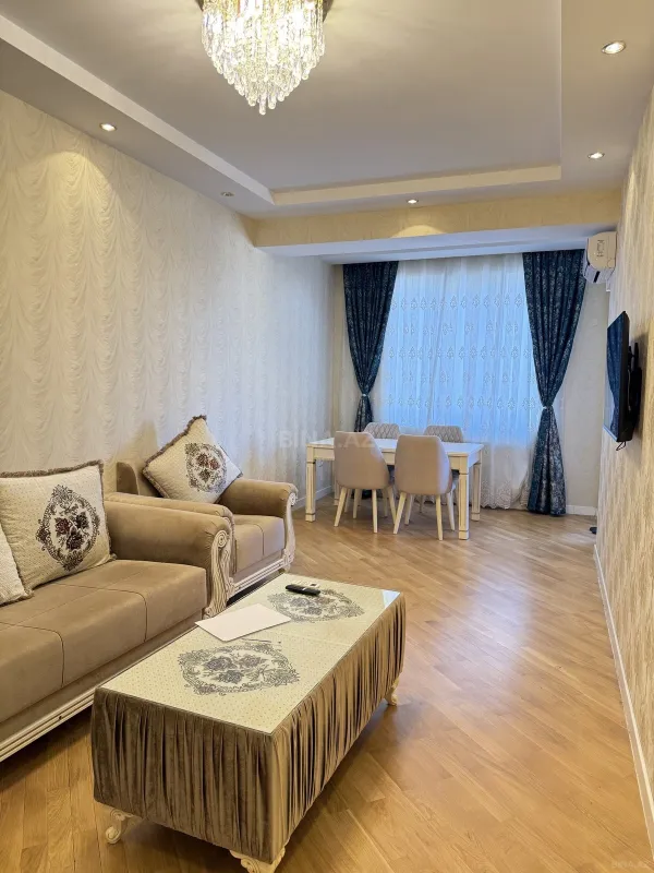 Kirayə verilir 2 otaqlı mənzil 72 m²