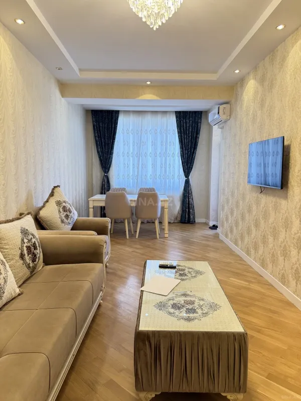 Kirayə verilir 2 otaqlı mənzil 72 m²
