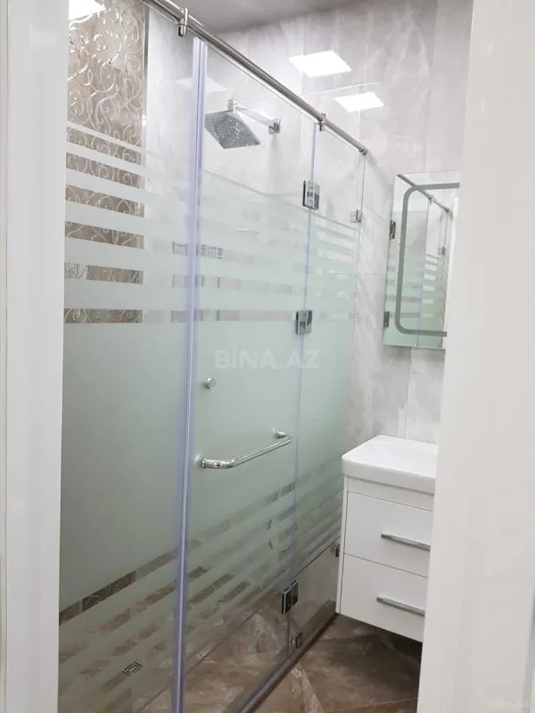 Satılır 3 otaqlı mənzil 148 m²