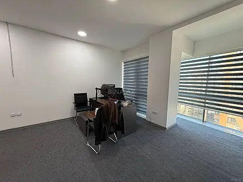 Kirayə verilir 5 otaqlı ofis 190 m²