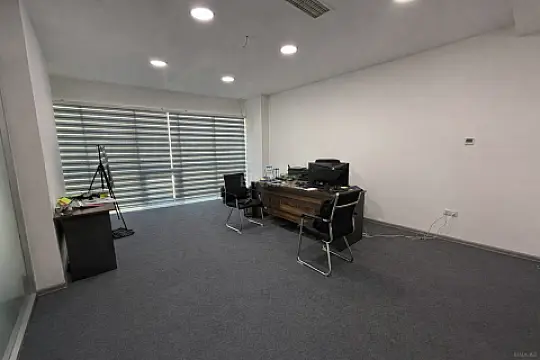Kirayə verilir 5 otaqlı ofis 190 m²