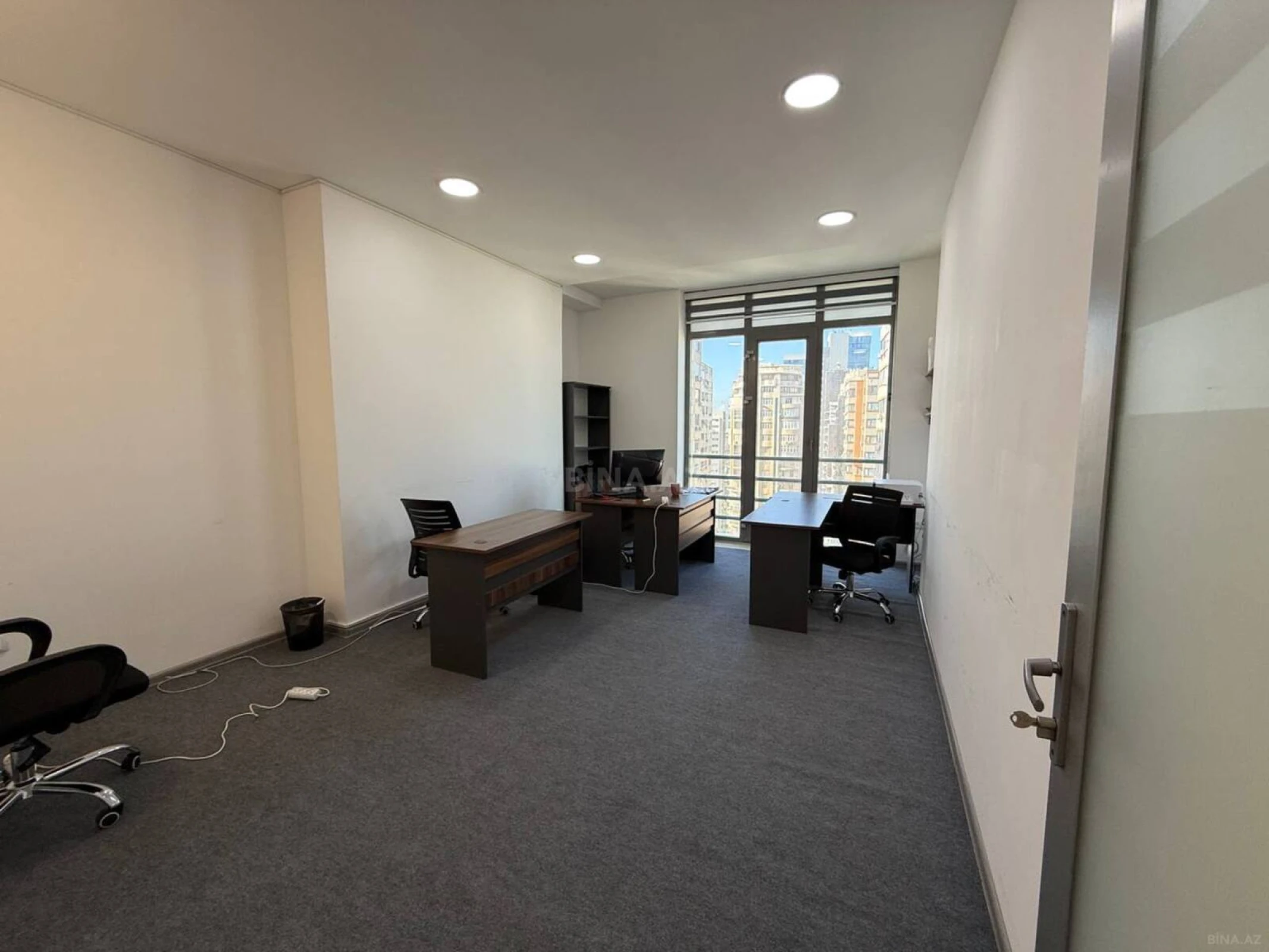 Kirayə verilir 5 otaqlı ofis 190 m²
