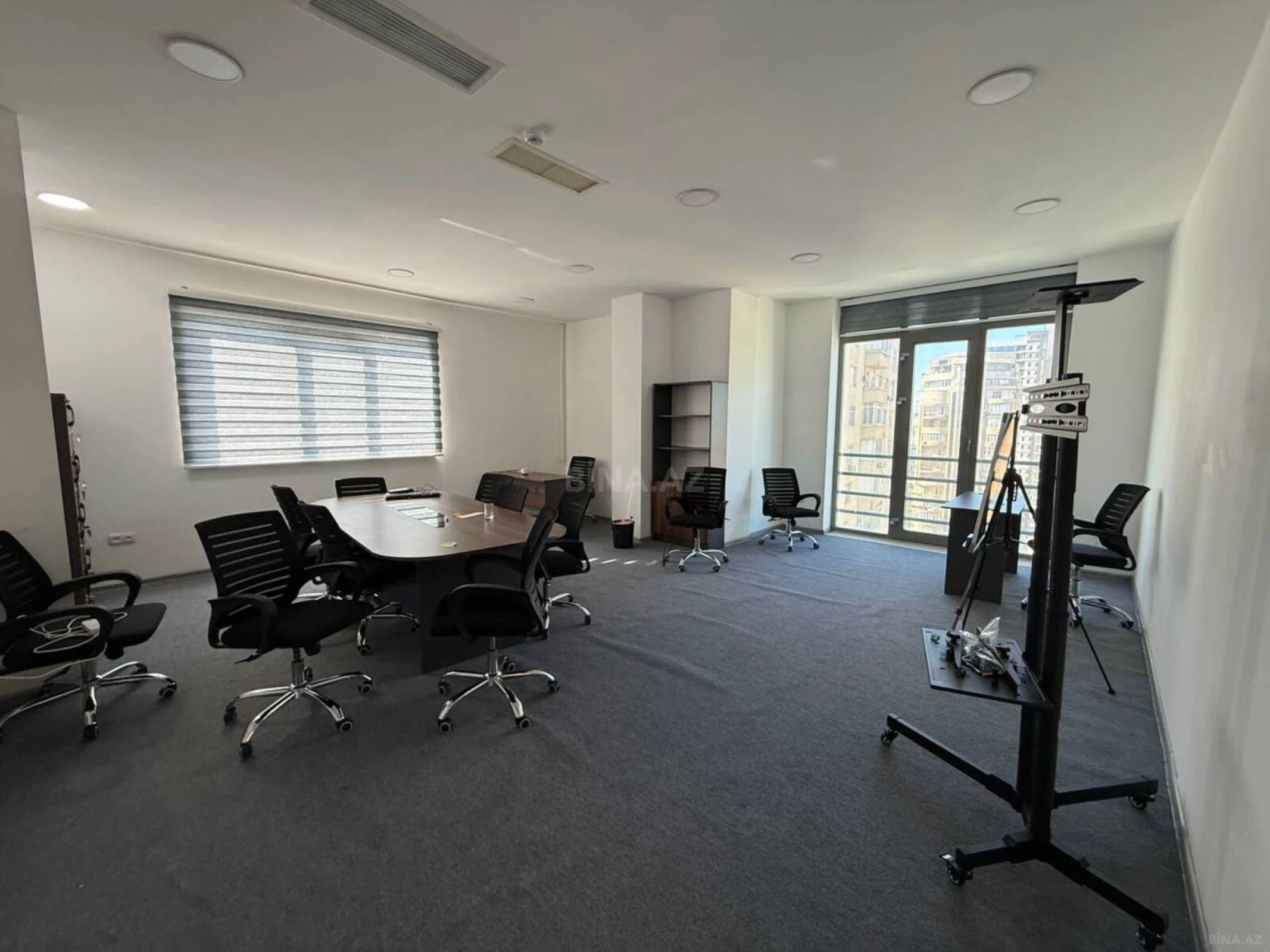 Kirayə verilir 5 otaqlı ofis 190 m²
