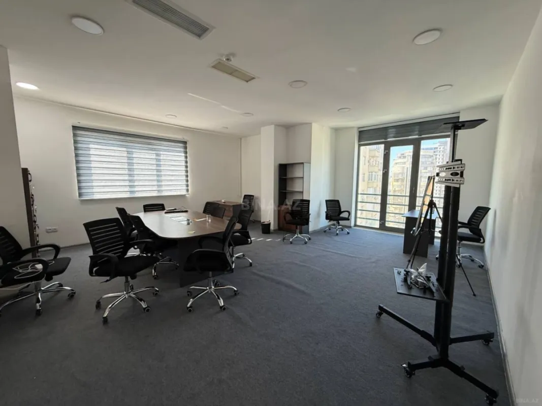 Kirayə verilir 5 otaqlı ofis 190 m²