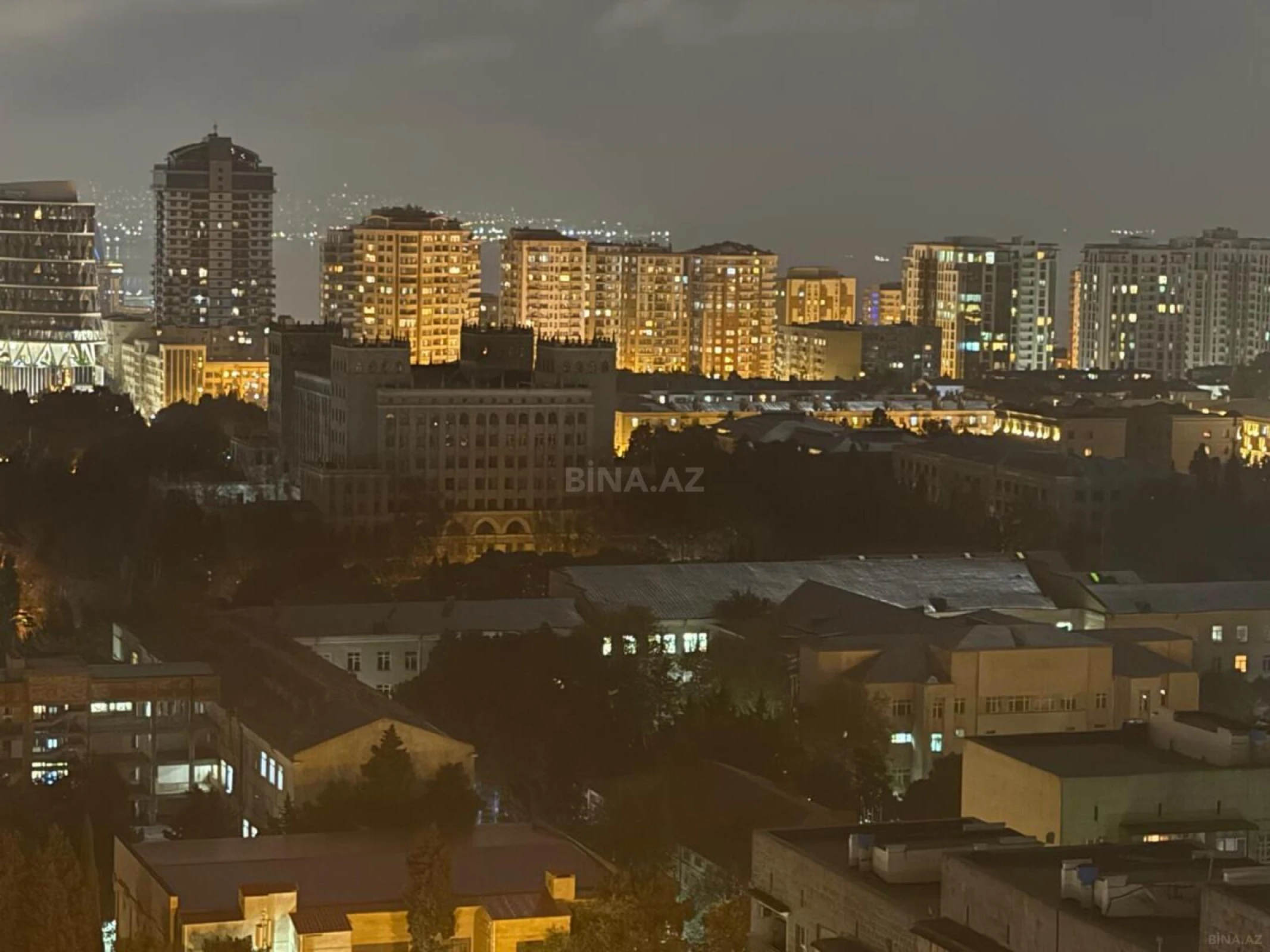 Satılır 4 otaqlı mənzil 154 m²