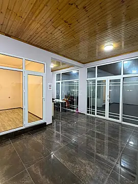 Kirayə verilir 5 otaqlı ofis 140 m²