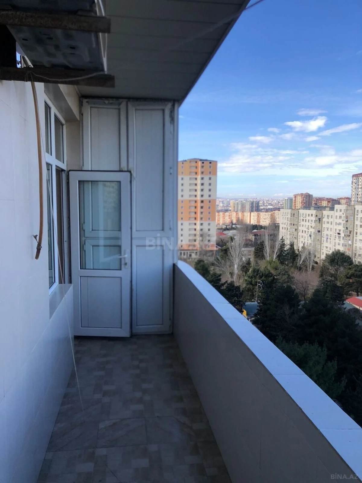 Satılır 3 otaqlı mənzil 93 m²