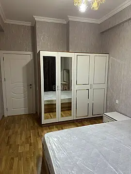 Kirayə verilir 2 otaqlı mənzil 75 m²