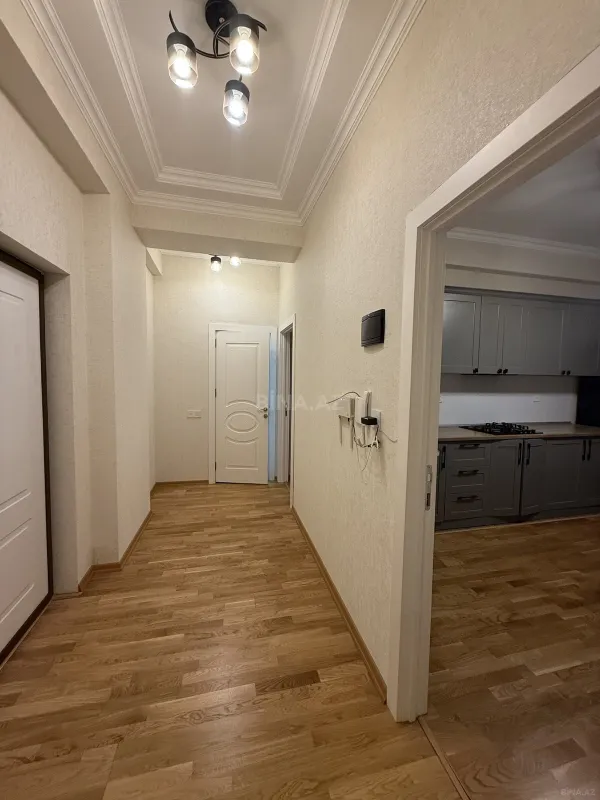 Kirayə verilir 2 otaqlı mənzil 75 m²