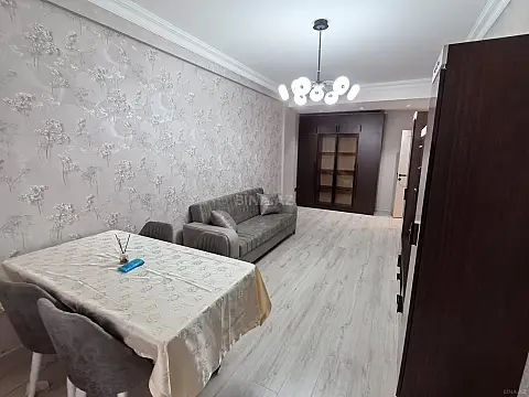 Kirayə verilir 2 otaqlı mənzil 75 m²