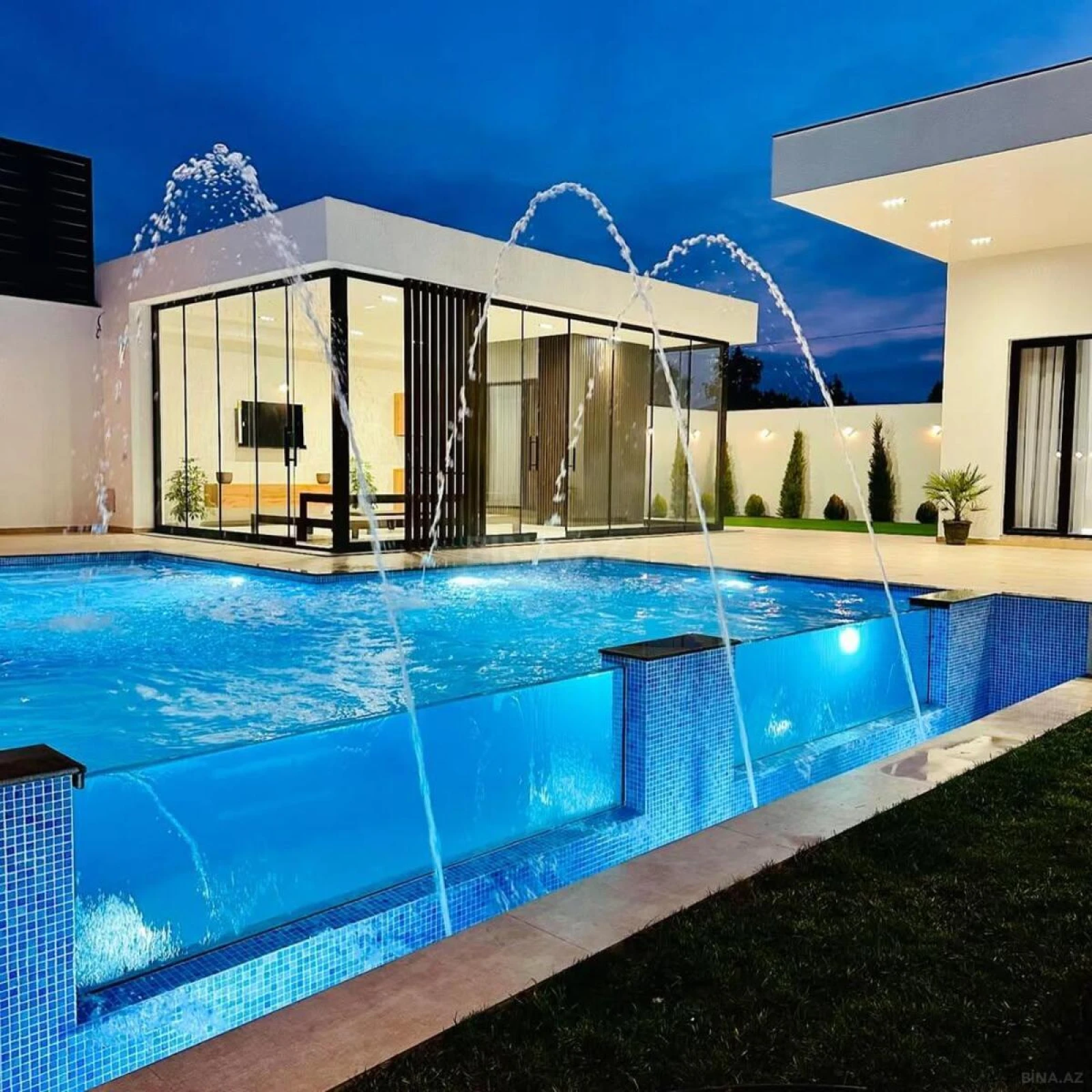 Kirayə verilir 4 otaqlı həyət evi 280 m²