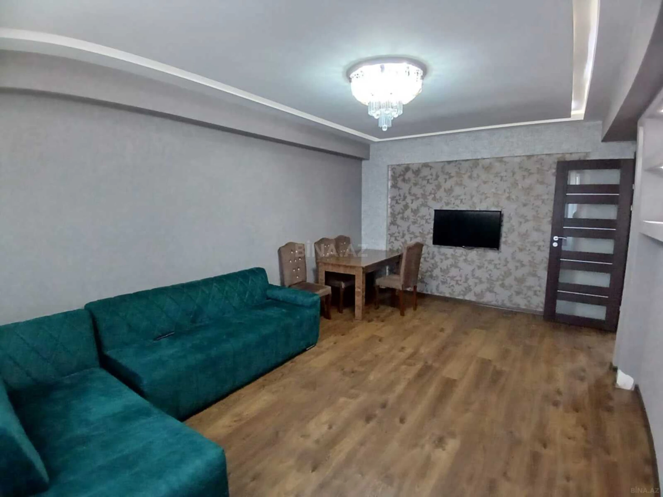 Kirayə verilir 3 otaqlı mənzil 130 m²