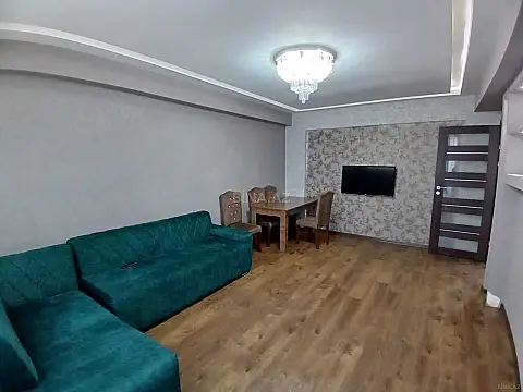 Kirayə verilir 3 otaqlı mənzil 130 m²